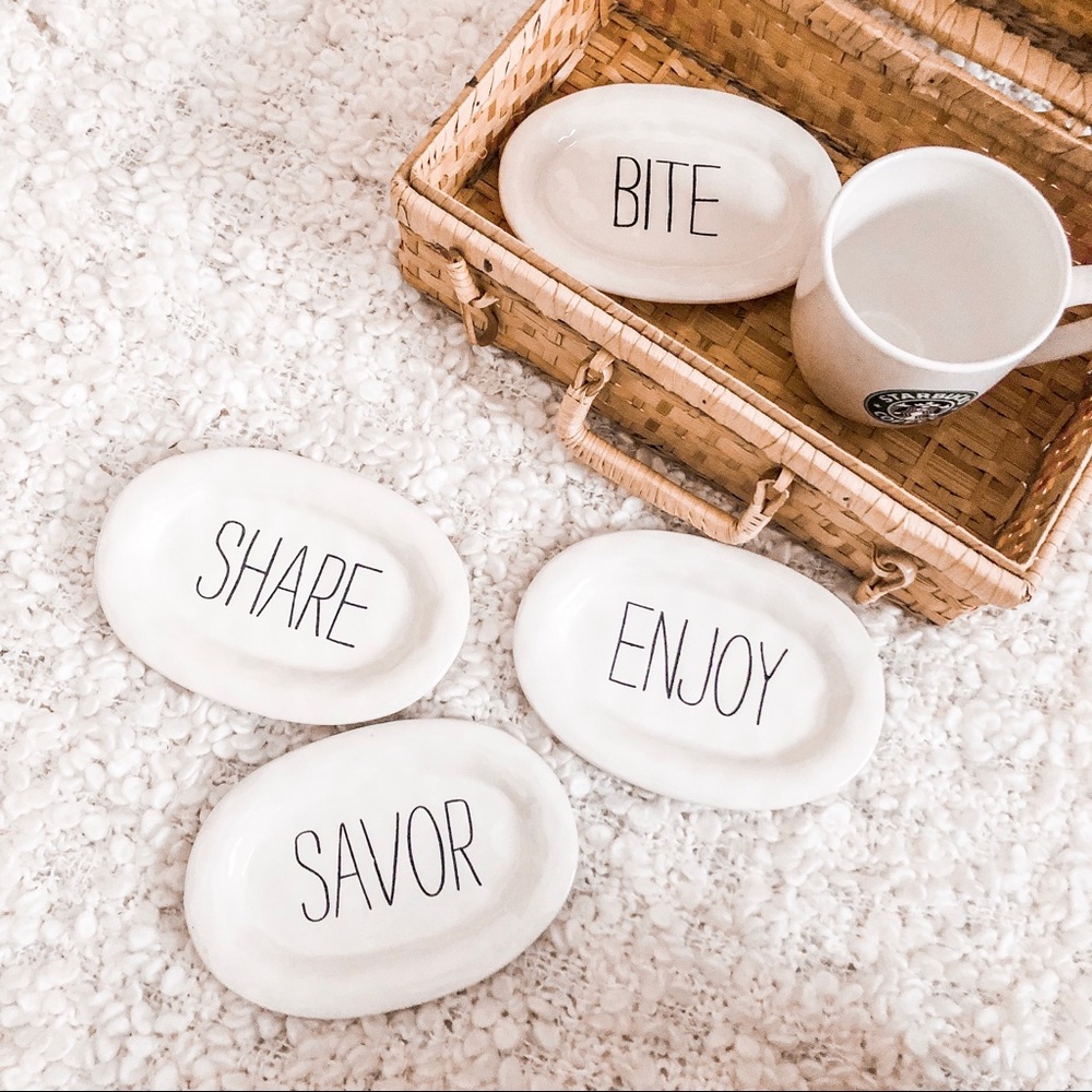 MUD PIE BISTRO PLATES SET OF 4 - Picture 1 of 7